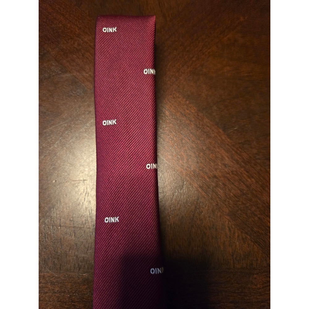 Hog Wild Boston Pork Avenue Collection OINK Pig Silk Tie Burgundy Maroon Novelty - Picture 4 of 6